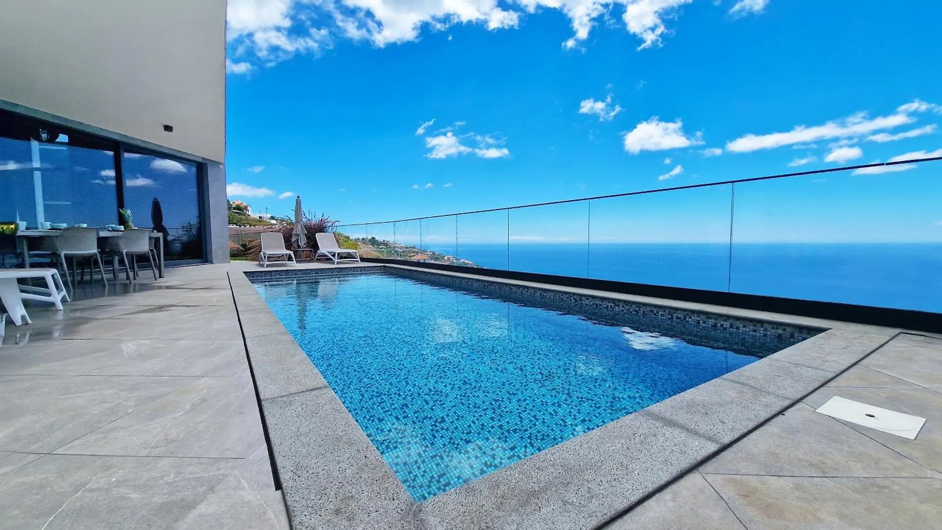 Villa Estrelícia by MHM Ribeira Brava
